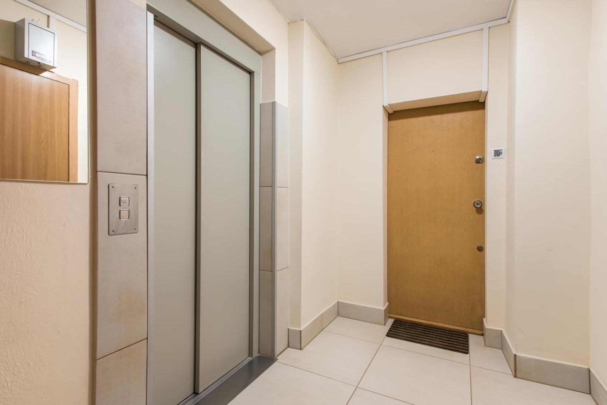 Room, Inflancka 19 Warszawa Eksteriør billede
